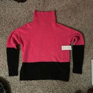 NWT color block Karen Kane size medium turtleneck sweater